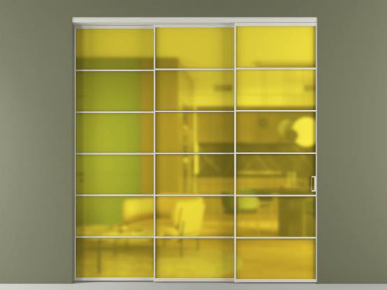 Алюминевая перегородка vn3_04_ Алюминий тёплый серый Сатинированное жёлтое стекло, триплекс, 6мм. Цвет Алюминий тёплый серый. Материал Алюминий в эмали. Коллекция Перегородка Formato внутри проёма 3 створки с синхронным механизмом. Картинка.